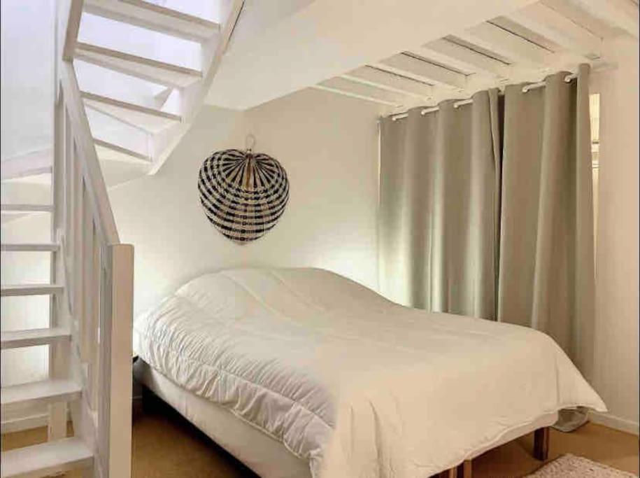 Loft/Jardin Et Parking : Le Petit Clos Bourdet Honfleur Exteriör bild