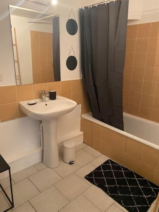 Loft/Jardin Et Parking : Le Petit Clos Bourdet Honfleur Exteriör bild